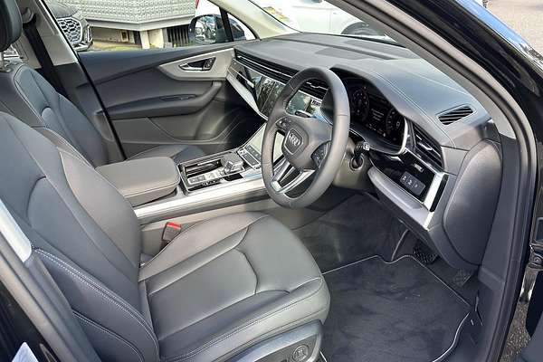 2025 Audi Q7 45 TFSI 4M