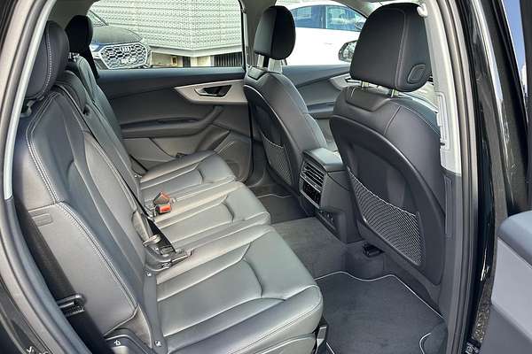2025 Audi Q7 45 TFSI 4M