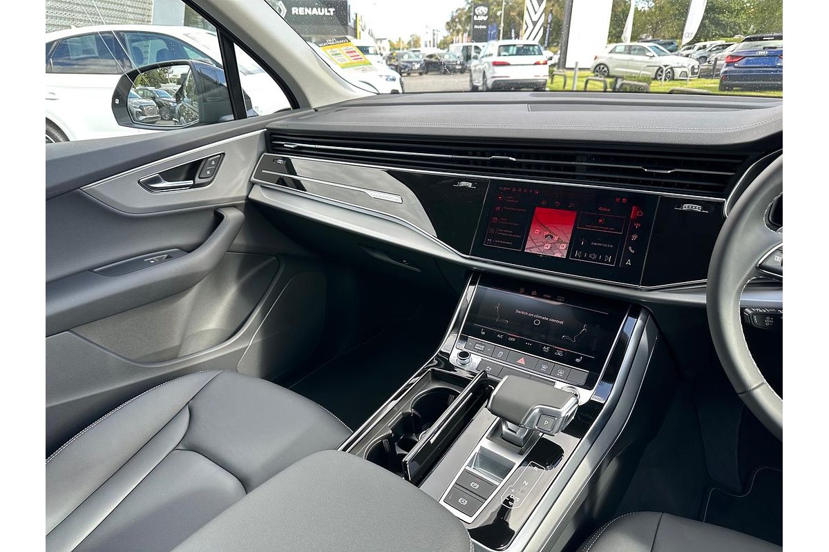 2025 Audi Q7 45 TFSI 4M