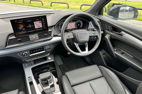 2024 Audi Q5 40 TDI S line FY