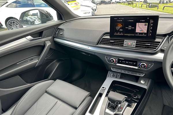 2024 Audi Q5 40 TDI S line FY