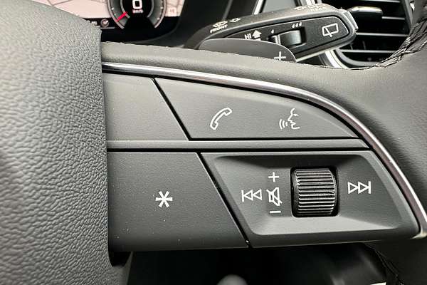 2024 Audi Q5 40 TDI S line FY