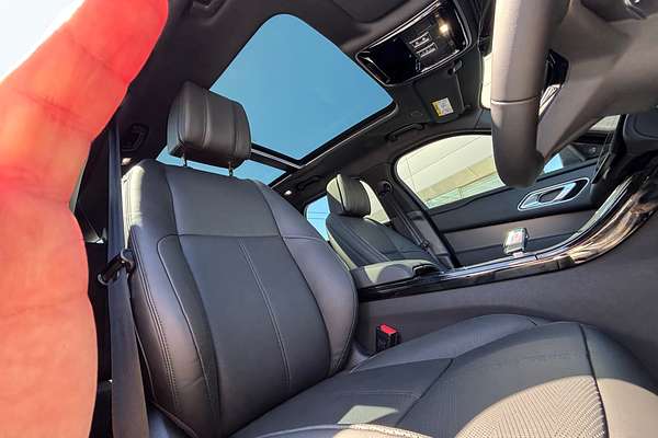 2024 Land Rover Range Rover Velar PHEV P400e Dynamic HSE L560