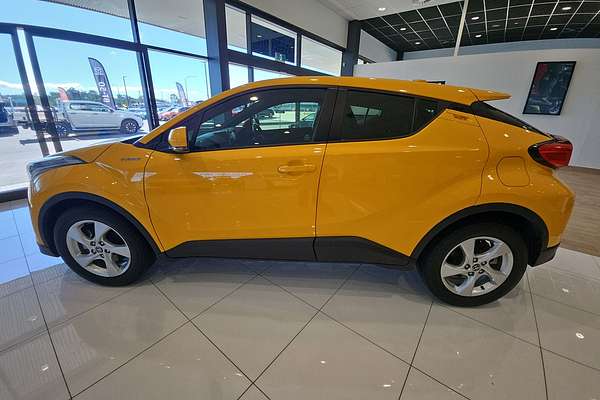 2017 Toyota C-HR NGX10R