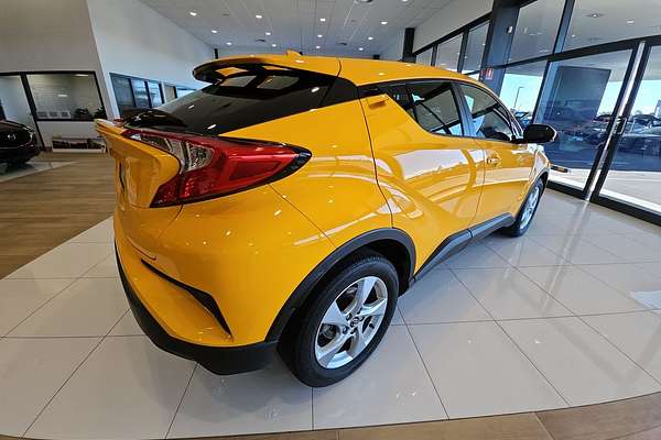2017 Toyota C-HR NGX10R