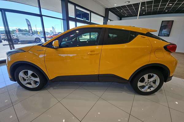2017 Toyota C-HR NGX10R