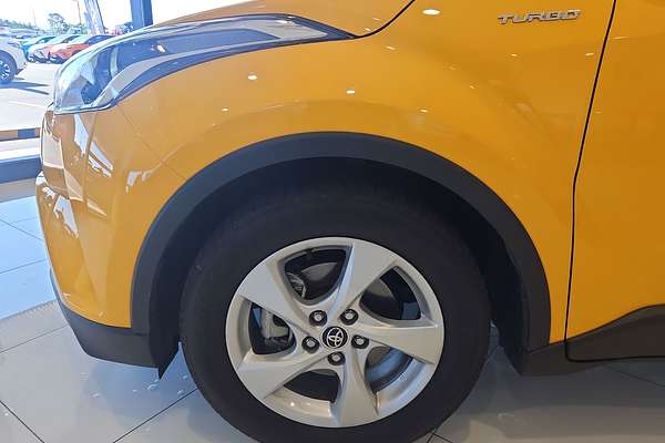 2017 Toyota C-HR NGX10R