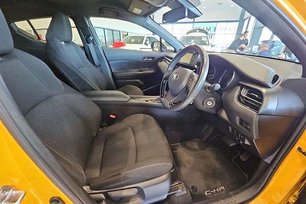 2017 Toyota C-HR NGX10R