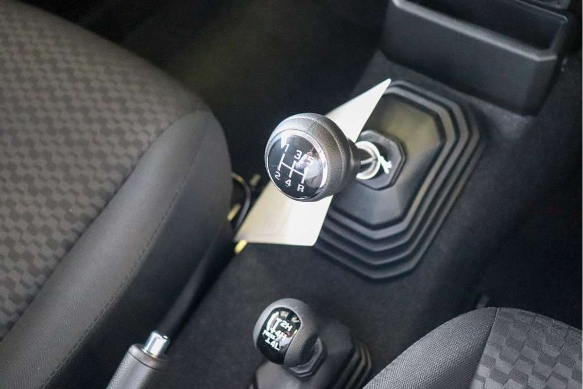 2024 Suzuki Jimny GLX GJ