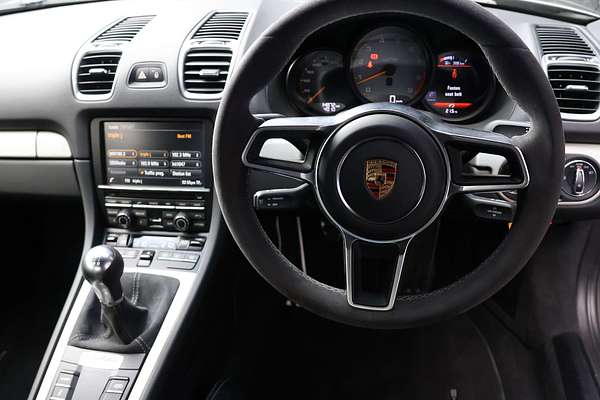 2016 Porsche Cayman GT4 981