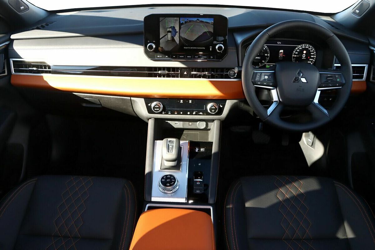 2024 Mitsubishi Outlander PHEV Exceed Tourer ZM