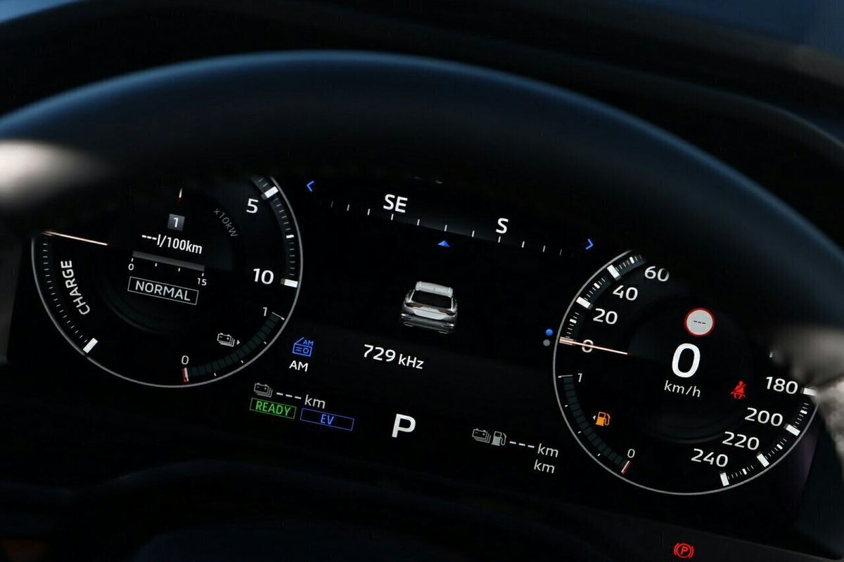 2024 Mitsubishi Outlander PHEV Exceed Tourer ZM