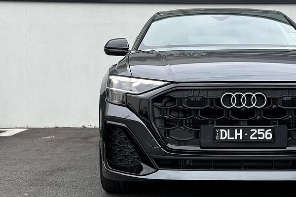 2024 Audi Q8 50 TDI S line F1