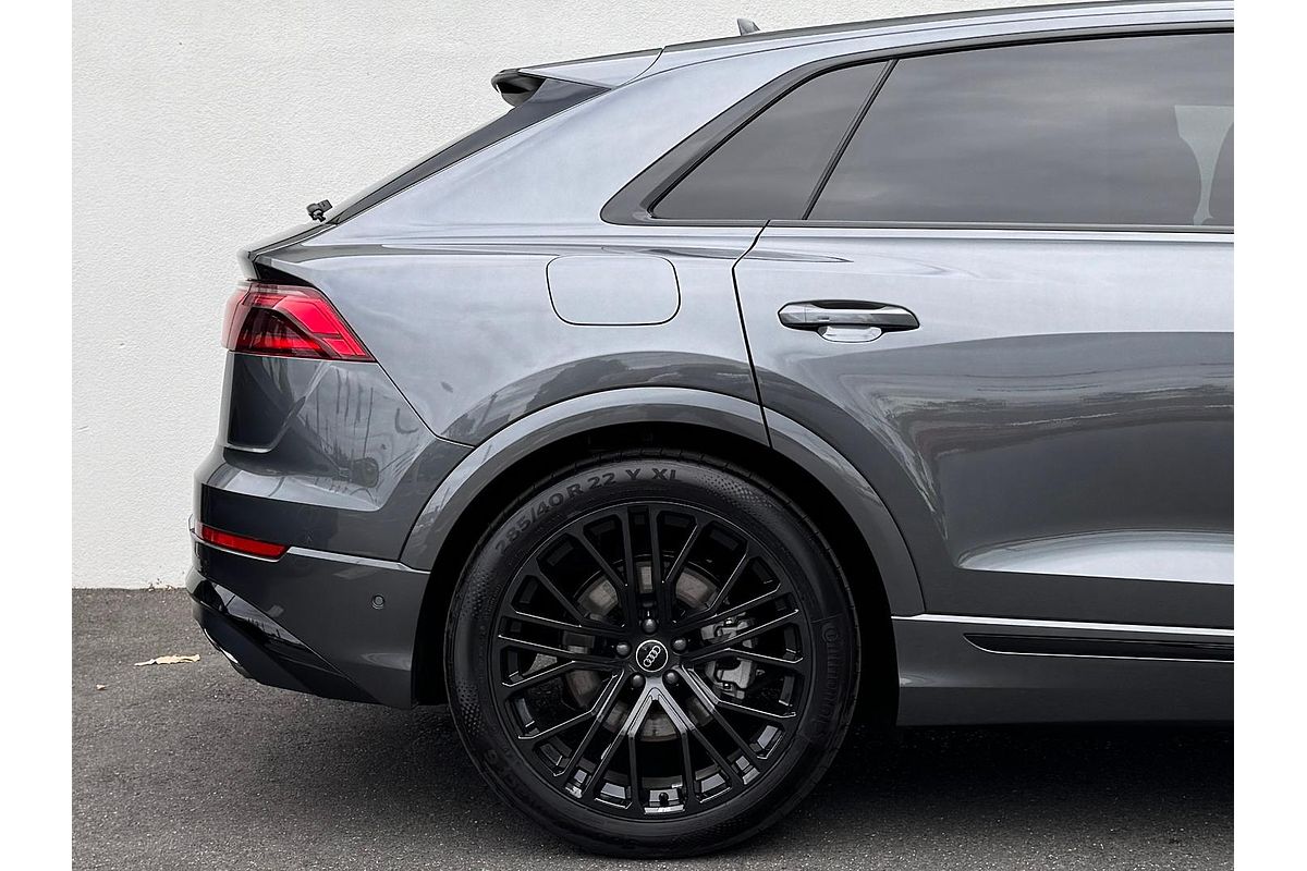 2024 Audi Q8 50 TDI S line F1