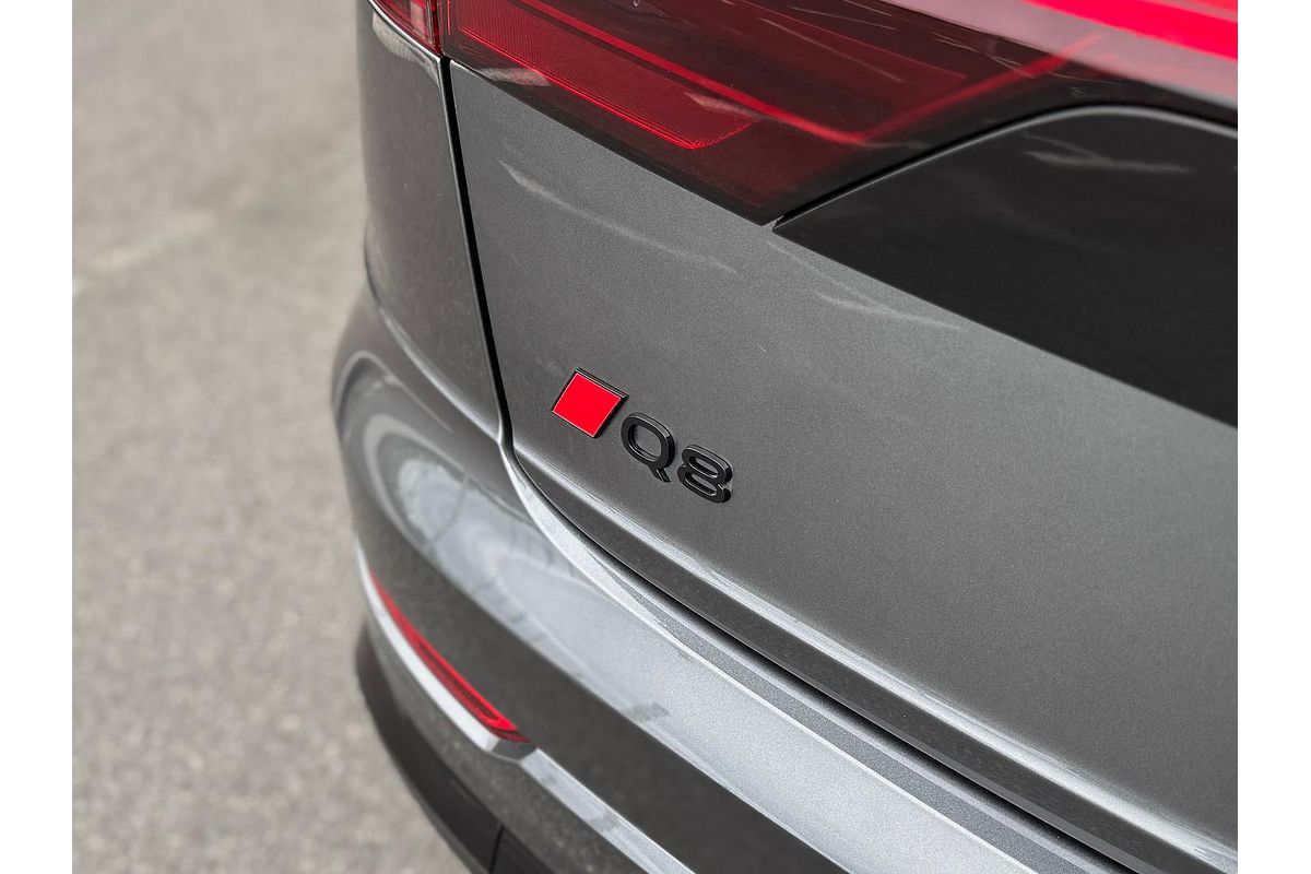 2024 Audi Q8 50 TDI S line F1