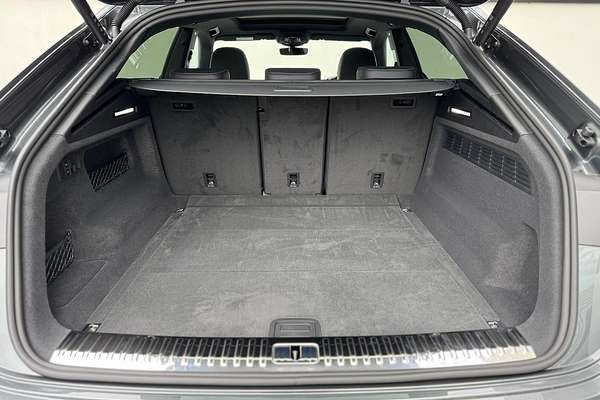 2024 Audi Q8 50 TDI S line F1
