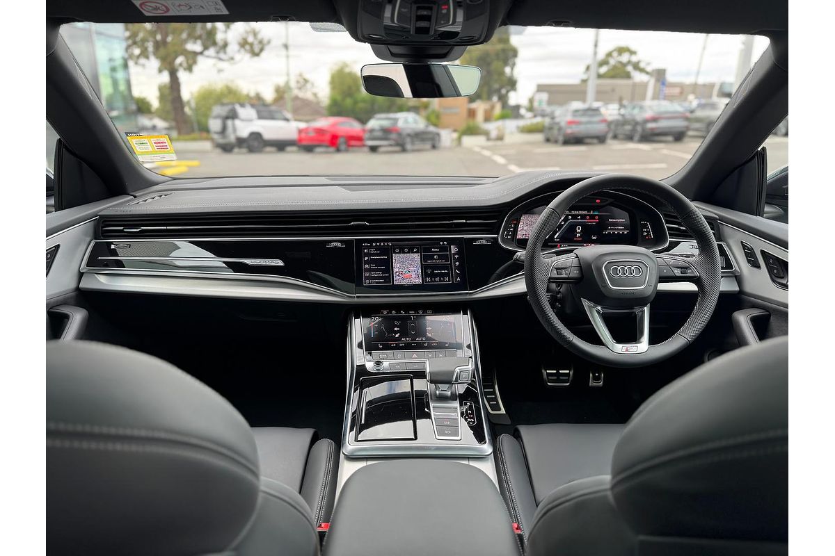 2024 Audi Q8 50 TDI S line F1