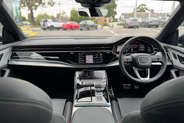 2024 Audi Q8 50 TDI S line F1
