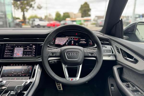 2024 Audi Q8 50 TDI S line F1