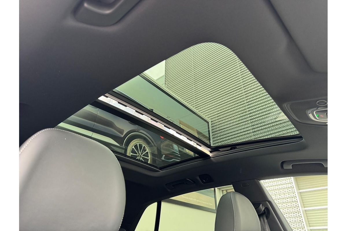 2024 Audi Q8 50 TDI S line F1
