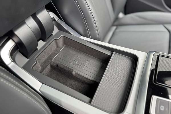 2024 Audi Q8 50 TDI S line F1