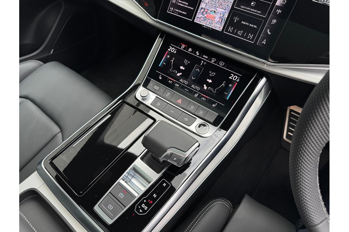 2024 Audi Q8 50 TDI S line F1
