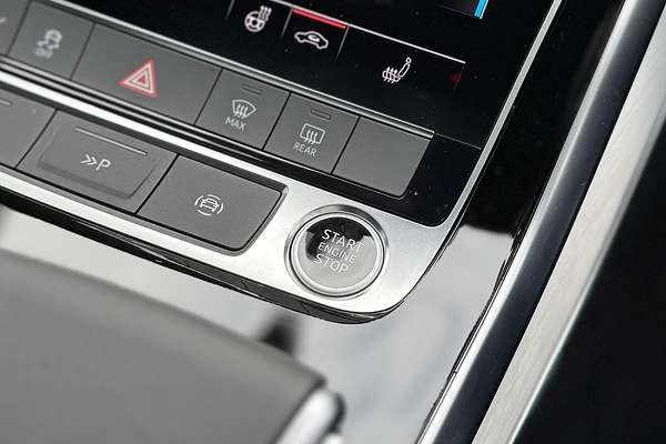 2024 Audi Q8 50 TDI S line F1