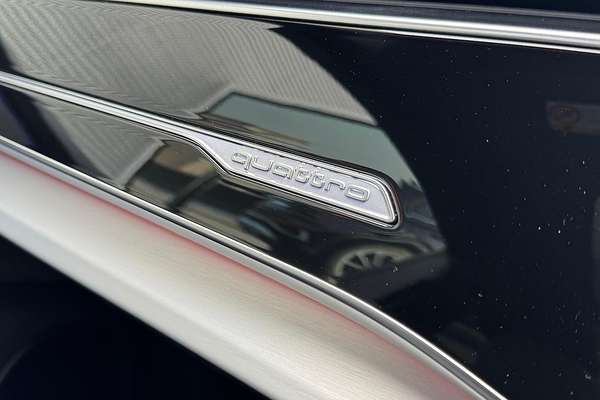 2024 Audi Q8 50 TDI S line F1