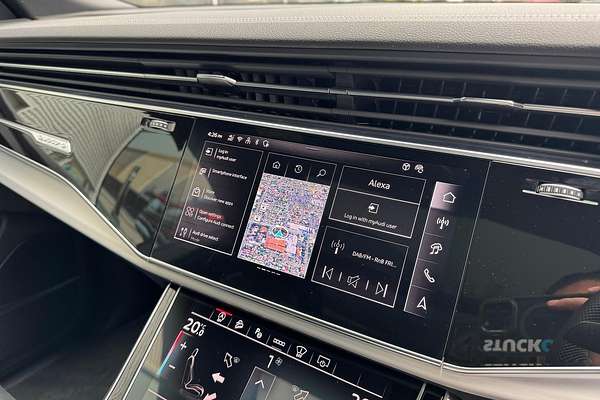 2024 Audi Q8 50 TDI S line F1