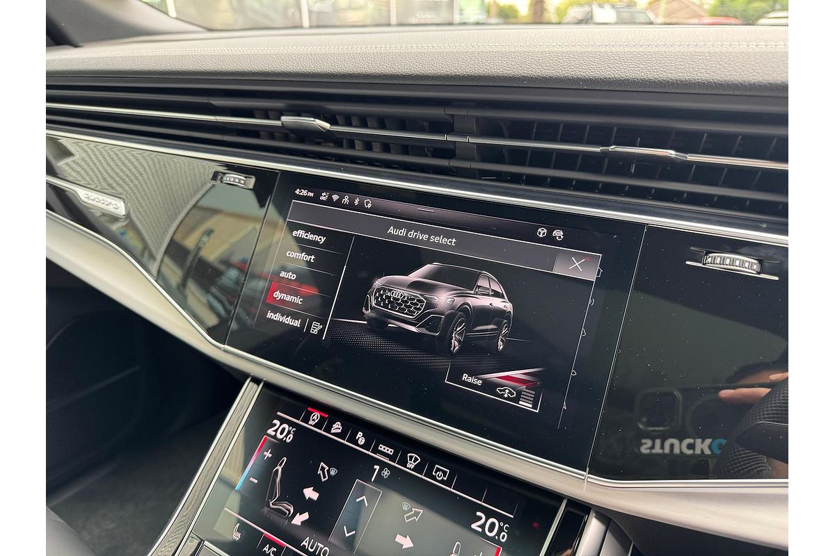 2024 Audi Q8 50 TDI S line F1