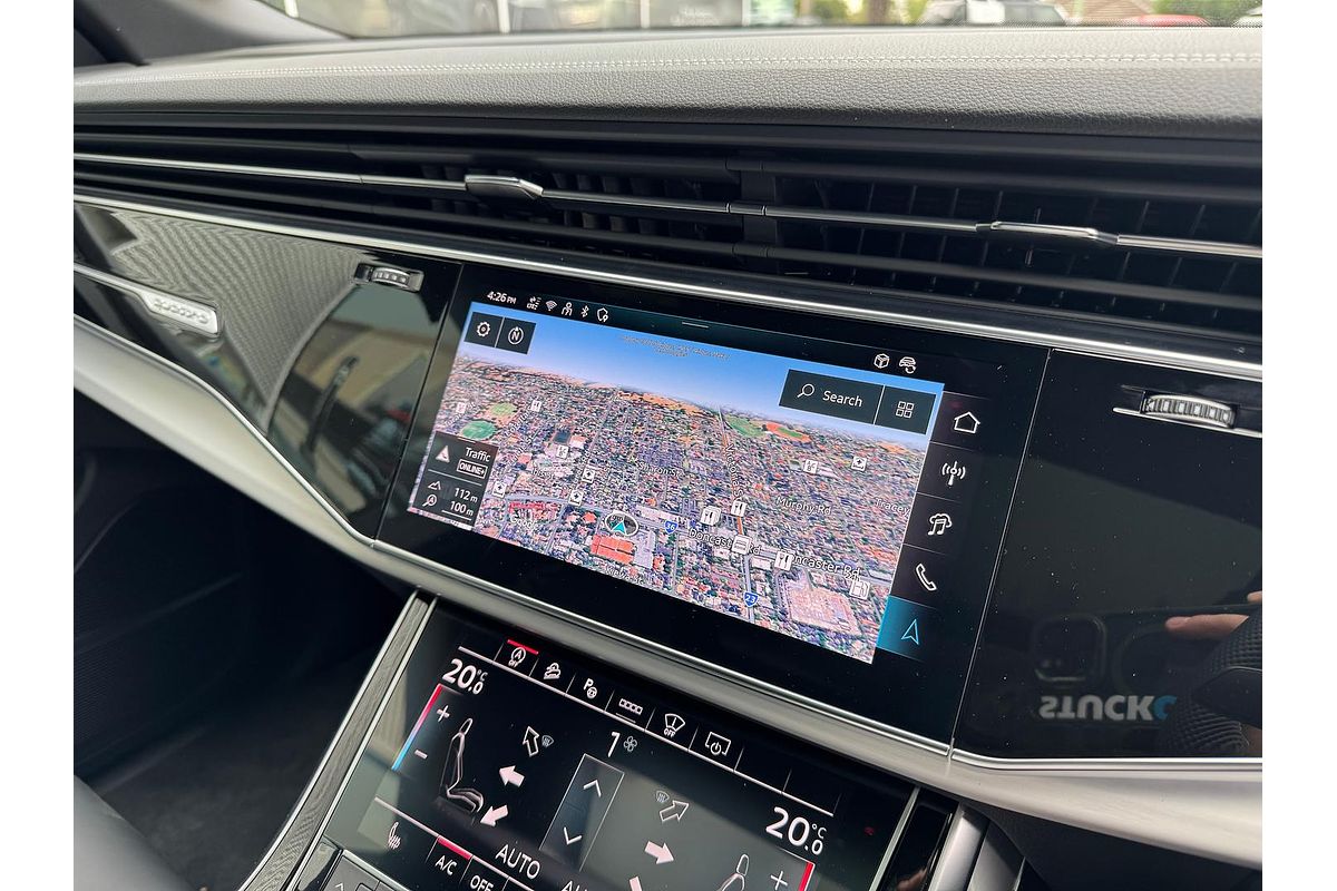 2024 Audi Q8 50 TDI S line F1