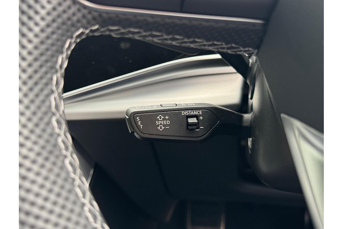 2024 Audi Q8 50 TDI S line F1