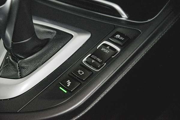 2017 BMW 3 Series 320i Luxury Line F30 LCI