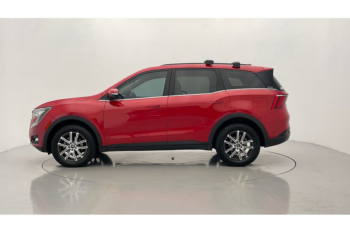 2023 Mahindra XUV700 AX7L