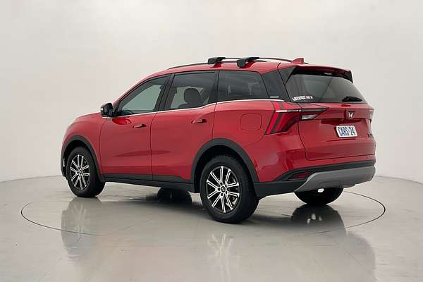 2023 Mahindra XUV700 AX7L