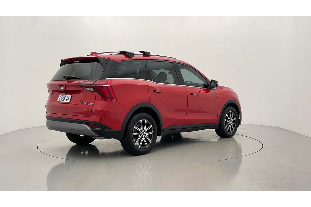 2023 Mahindra XUV700 AX7L