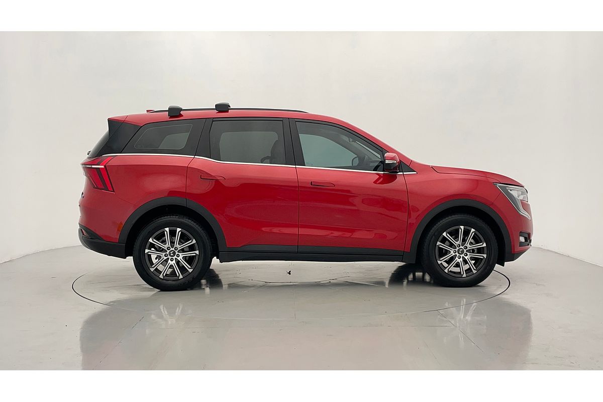 2023 Mahindra XUV700 AX7L