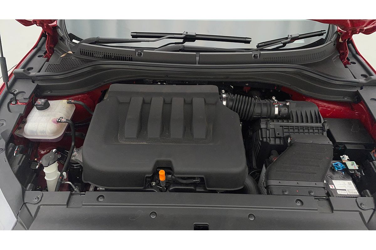 2023 Mahindra XUV700 AX7L