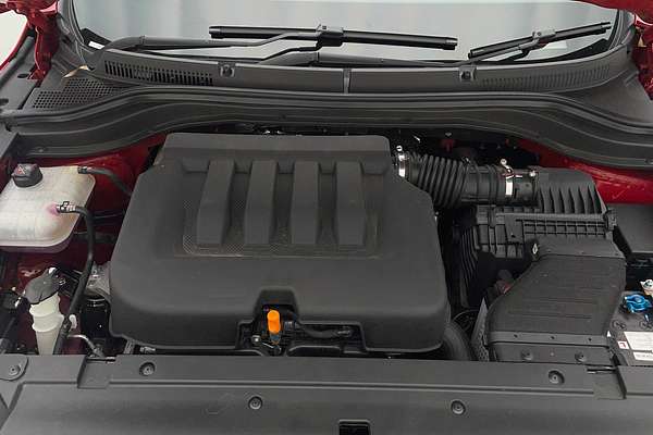2023 Mahindra XUV700 AX7L