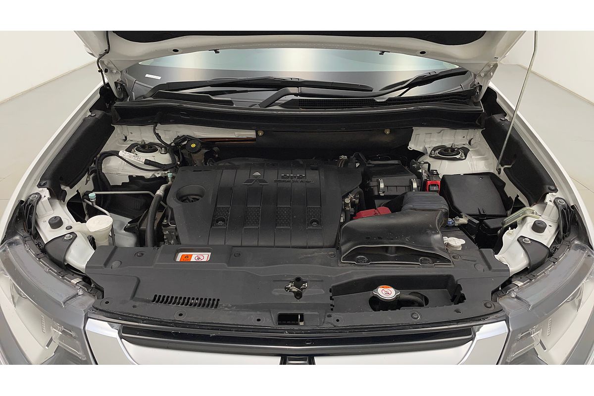 2015 Mitsubishi Outlander Exceed ZK