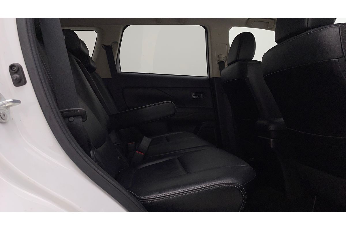 2015 Mitsubishi Outlander Exceed ZK