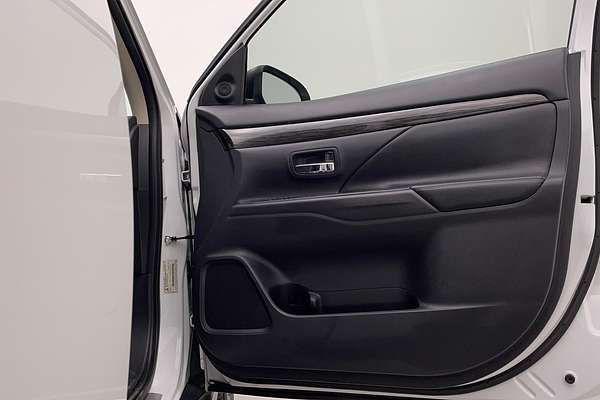 2015 Mitsubishi Outlander Exceed ZK
