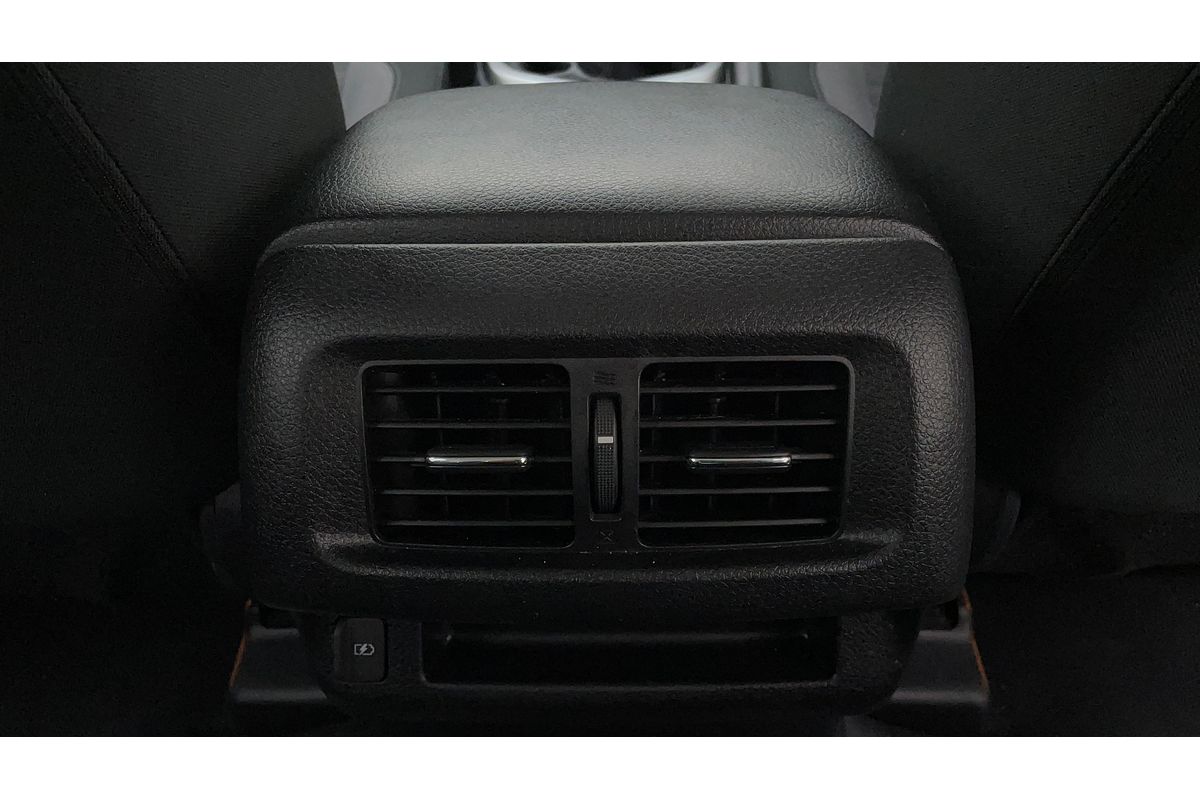 2021 Nissan Navara SL D23 Rear Wheel Drive