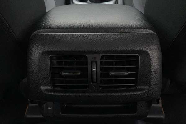 2021 Nissan Navara SL D23 Rear Wheel Drive