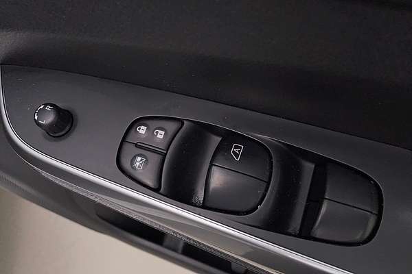 2021 Nissan Navara SL D23 Rear Wheel Drive