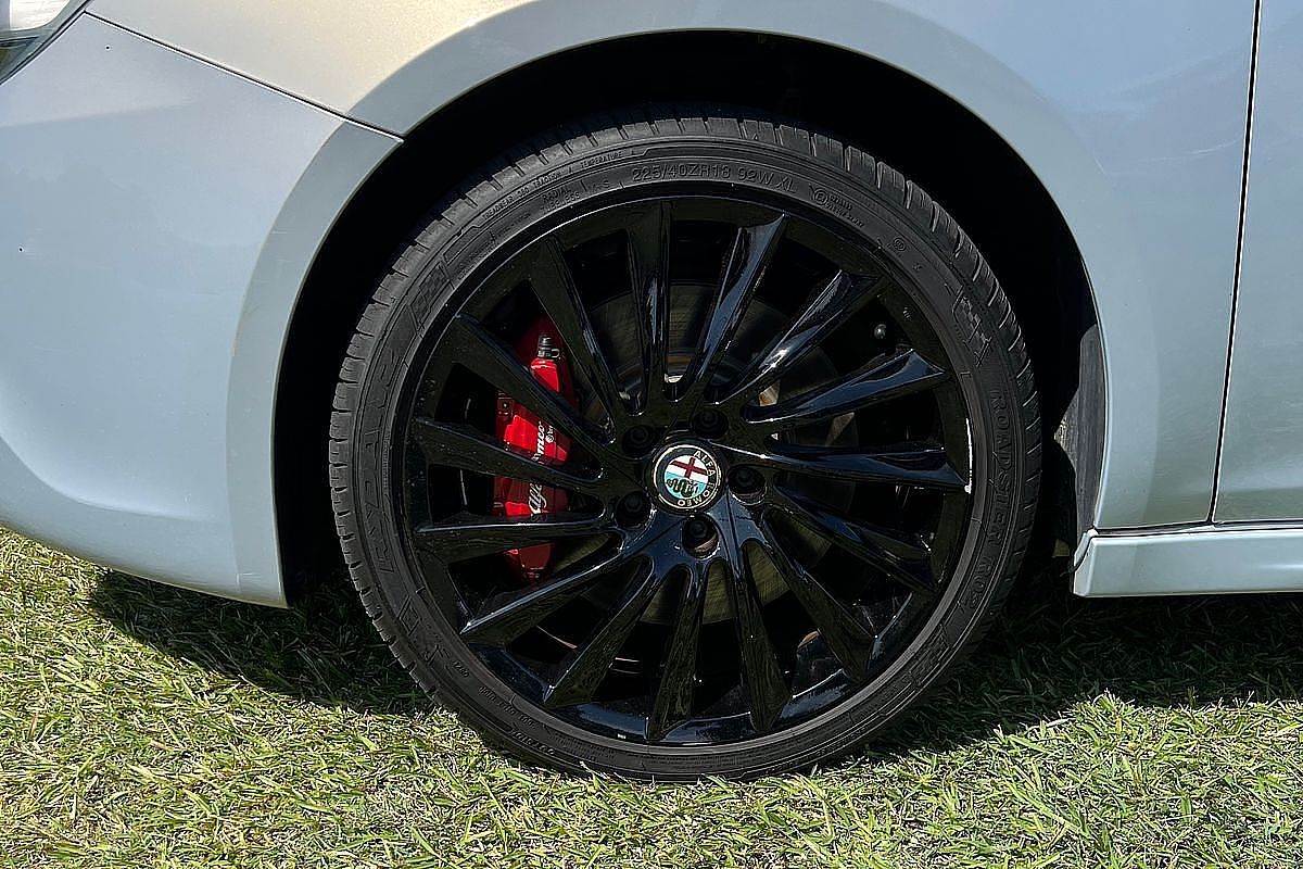 2015 Alfa Romeo Giulietta Distinctive Series 1