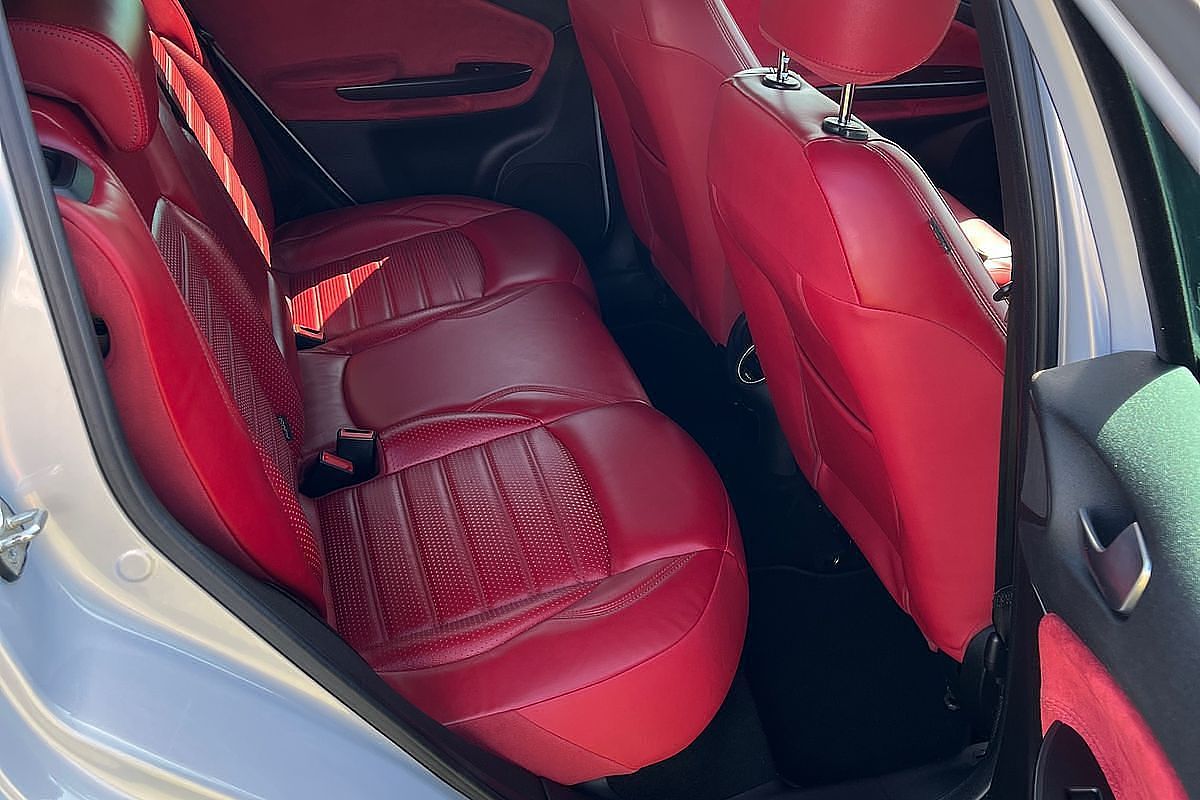 2015 Alfa Romeo Giulietta Distinctive Series 1