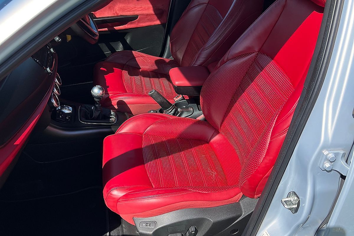 2015 Alfa Romeo Giulietta Distinctive Series 1