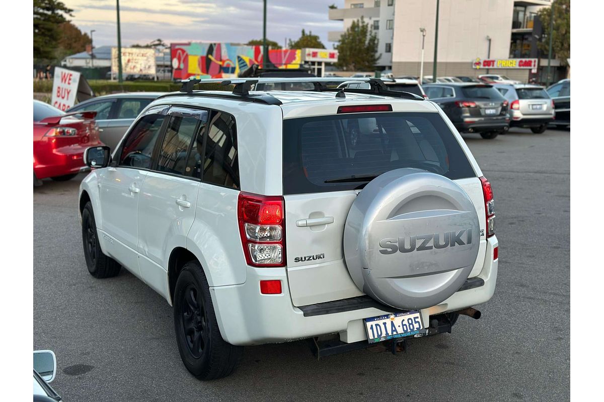 2010 Suzuki Grand Vitara  JB