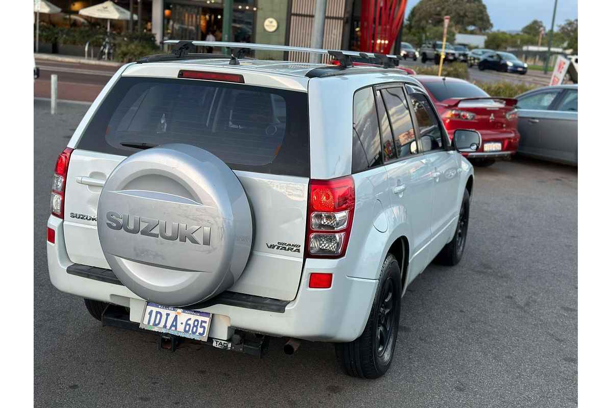 2010 Suzuki Grand Vitara  JB